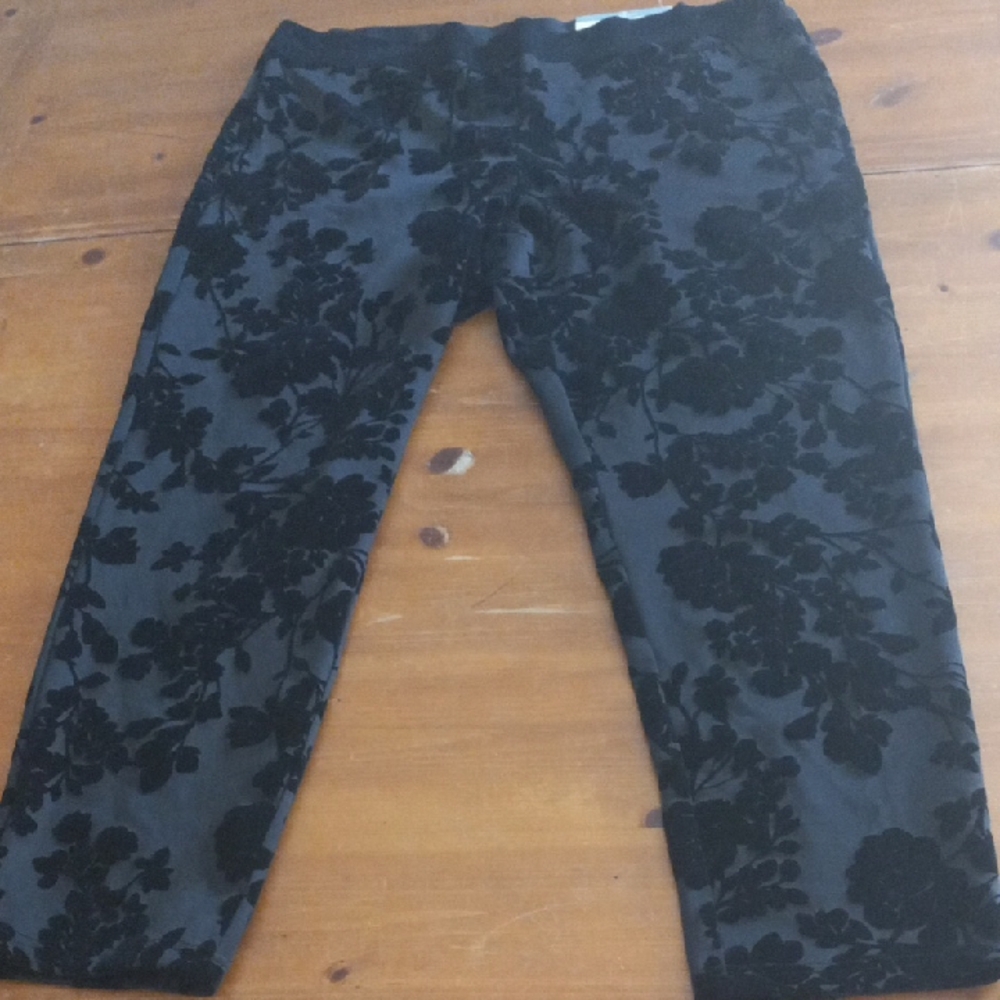 Nwt Liz Claiborne Career Black Ankle Pants with Floral Design XXL